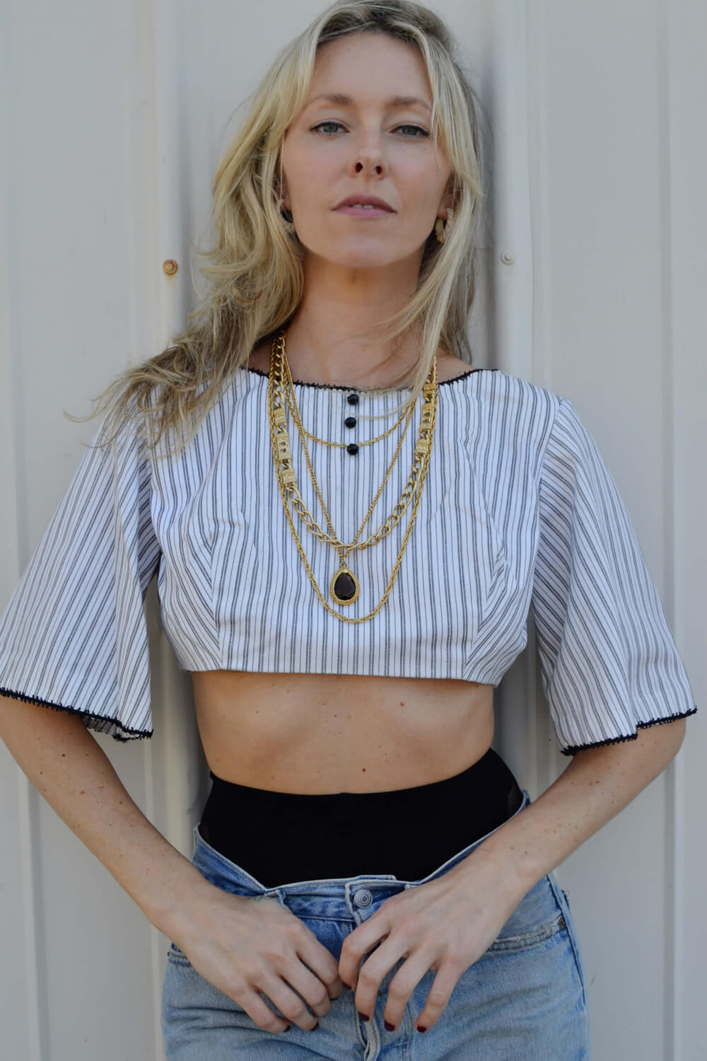 vintage cropped top - white / black stripe - size medium