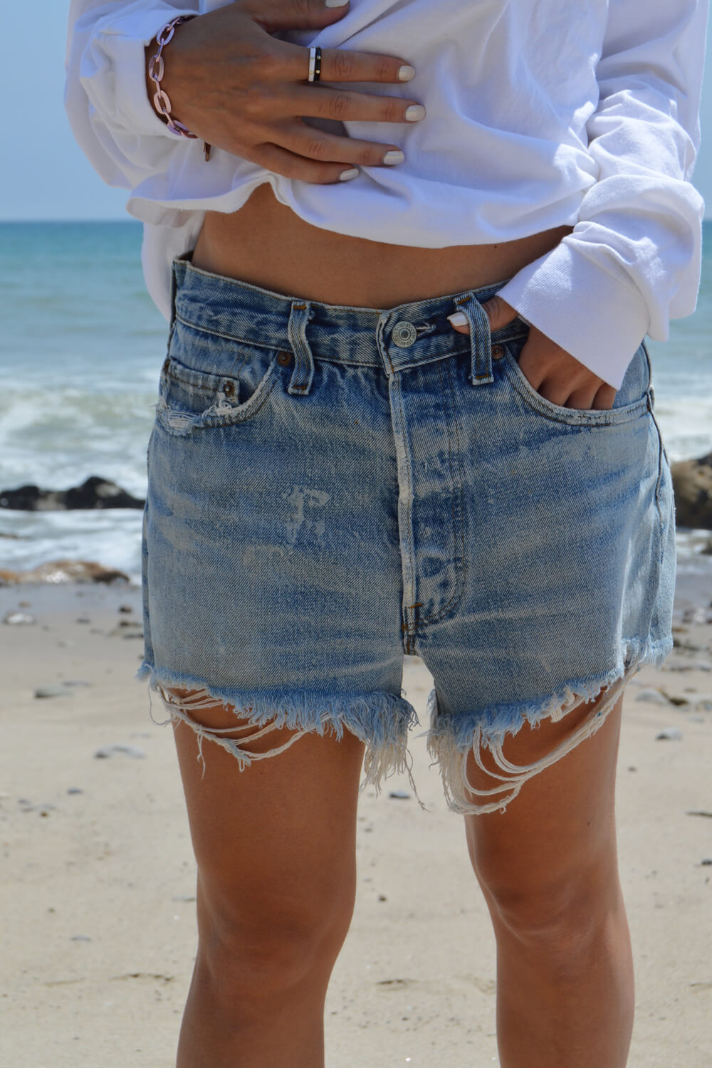 vintage denim shorts - worn blue - waist size 30