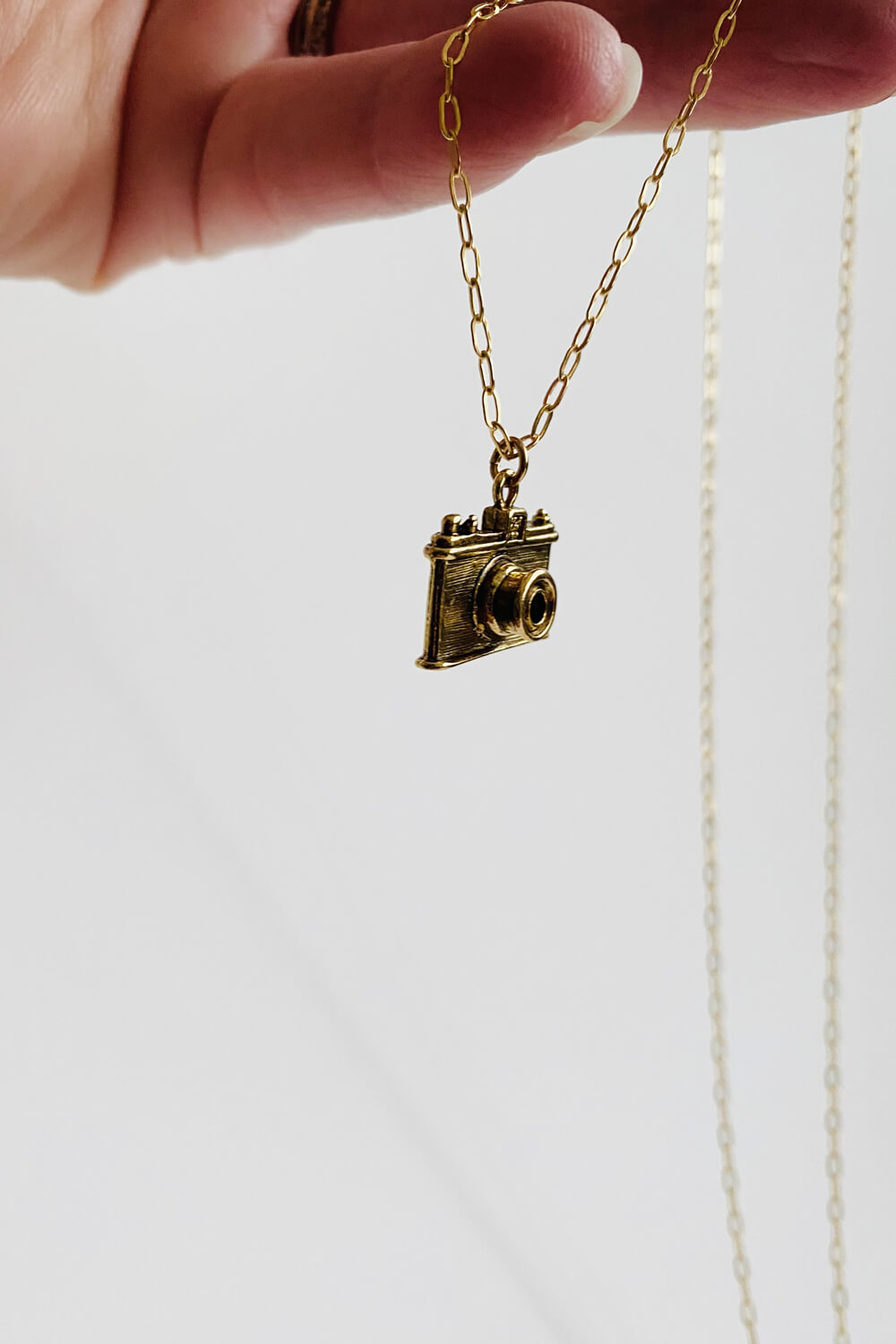 camera necklace - gold