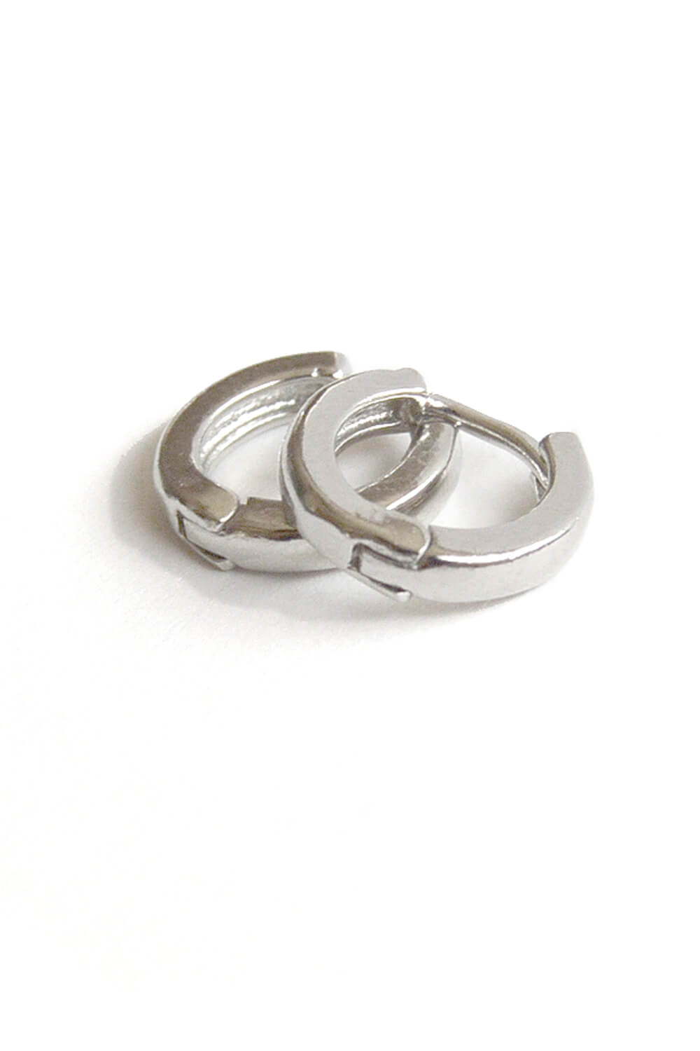 huggie hoop earrings - silver