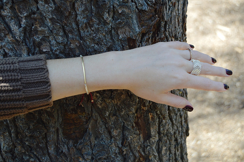 thread bracelet - gold bar